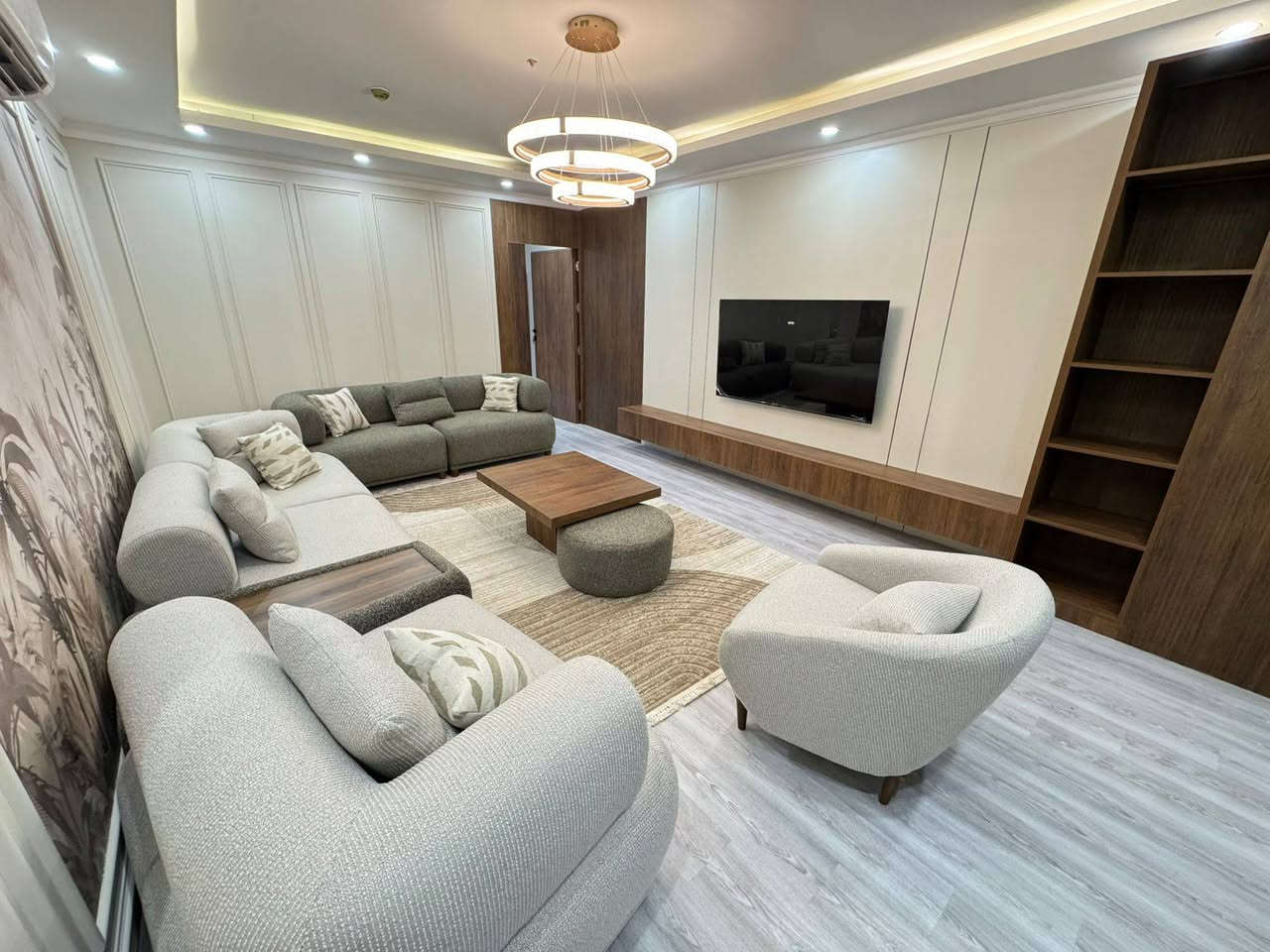 شقة للايجار و للبيع
ثلاث غرف وصالة مؤثثة vip

صفر  - مساحة 170متر

طابق الخامس

اربيل مجمع واو تاورز 

سعر الإيجار 1000 $

للحجز والاستفسار التواصل على 

الرقم *********** واتساب
