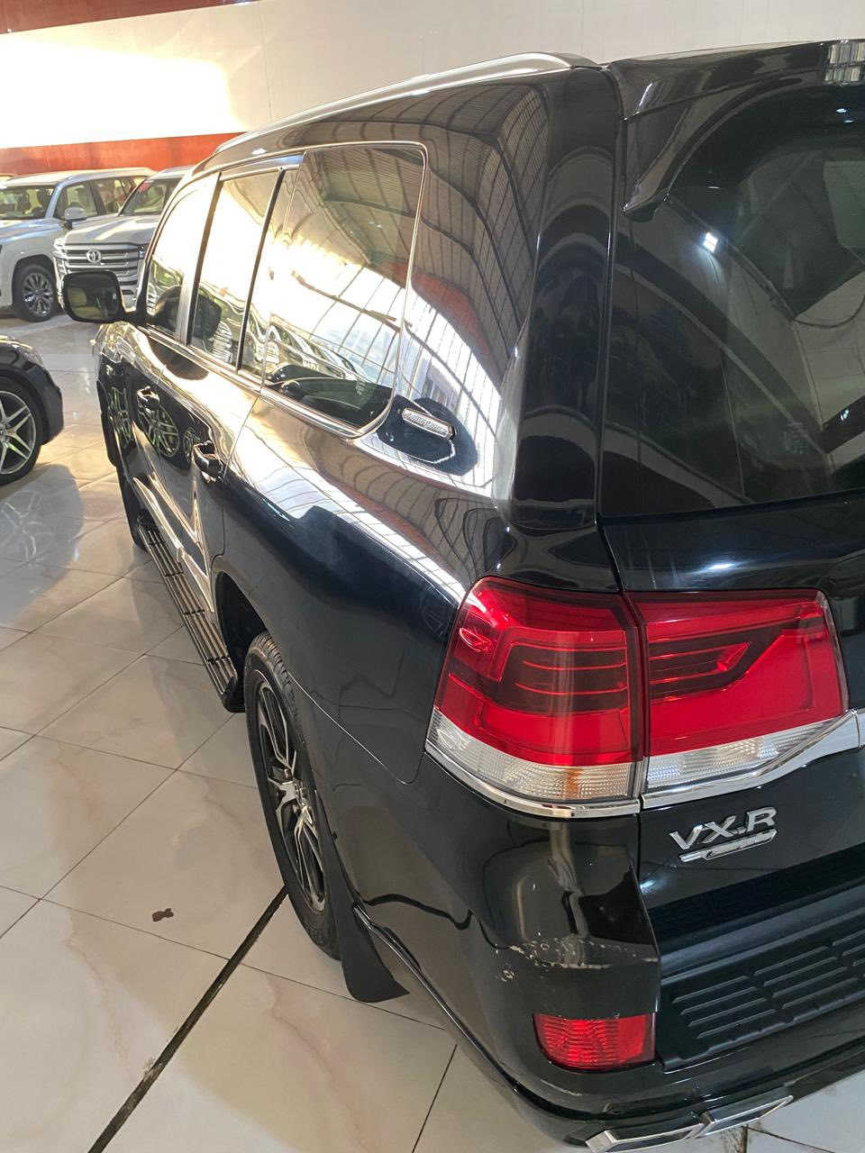 بيع و مراوس لاندكروز موصفات VXR اربع بصمات بوب باب خلفي مو كهرباء مكينه 5.7 مديل 2021 كفاله عامه كلها نانو فقط بارد باب خلف الصدر كد شبر  قليل جدا ماشيه 126الف كيلو متر السعر مناسب لاستفسار ***********عنوان البصرة
