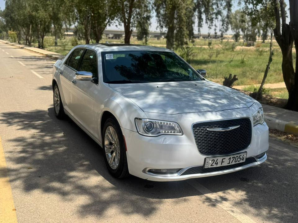 السلام عليكم اوباما C300  2019 خليجي فول مواصفات للبيع
رقم دهوك بدون طخة او صبغ او اي تعديل السيارة بأسمي وتحويل او وكالة اني حاضر العنوان بابل - سدة الهندية للتواصل الاتصال على الرقم ***********
السعر المطلوب 280 وبيها مجال 
السونار موجود بالمنشور

