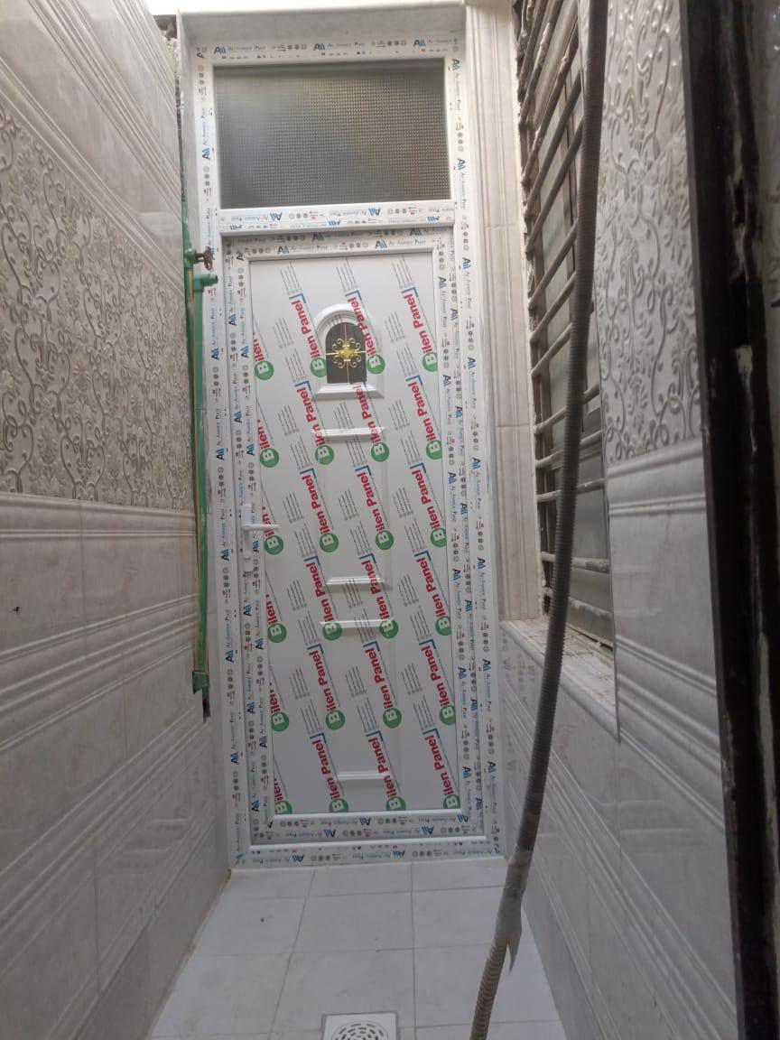 من رخصت صاحب الكروب بيت اعاده نشر بسبب وعود كاذبه 60متر جنس الأرض 117بسريدات شارع منصور قرب لملعب طابق واحد غرفه صاله مطبخ ستقبال حمام داخل تواليت خارج مدخلين لبيت سعر 37وبيه مجال  بي نقص بس لستقبال جص وبورك اي ستفسر ‏‪0775 249 3087‬‏
