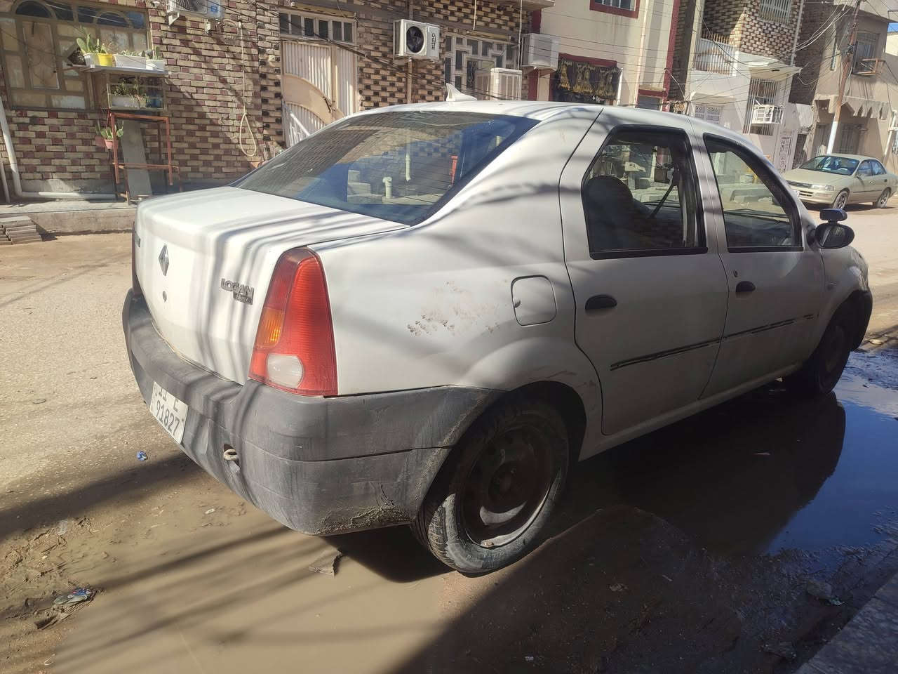 السلام عليكم رينو لوكان موديل 2013 رقمها بغداد الانكليزي بسمي  كير مصالي شهر من بدلته مكينته وكهربائياته جدد
ضررها شيال الراديتر مضروب من جوه او الحوض ضربه ابو تكتك يعني ممأثر هواي زائد جاملغ امامي وبنيد  مثل ممبين بل صور سياره ماعليها اي غرامه بور ستيرن  بي الجبنه كايمه جام كهرباء كلها شغاله  غرفتها نضيفه سعرها 40 وبيها مجال مكانها نجف 
رقم تلفوني بي واتساب ***********
رقم الثاني اتصال *********** رمشلي وخابرك
