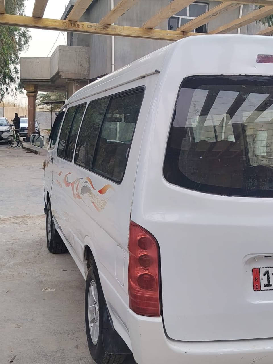 السلام عليكم وكل عام وانتم بخير
جمبي اچ وان موديل ٢٠١٥ رقم بغداد إنكليزي باسمي 
شرط التحويل 
داخل جديد 
محرك بالصندوق 
تخم تاير جديد 
صدر جديد 
حادثها الباب الخلفي فقط 
والباقي كله بلاد العنوان بغداد الدورة السعر ٧٥ قفل اتصل بي على هذا الرقم ***********
