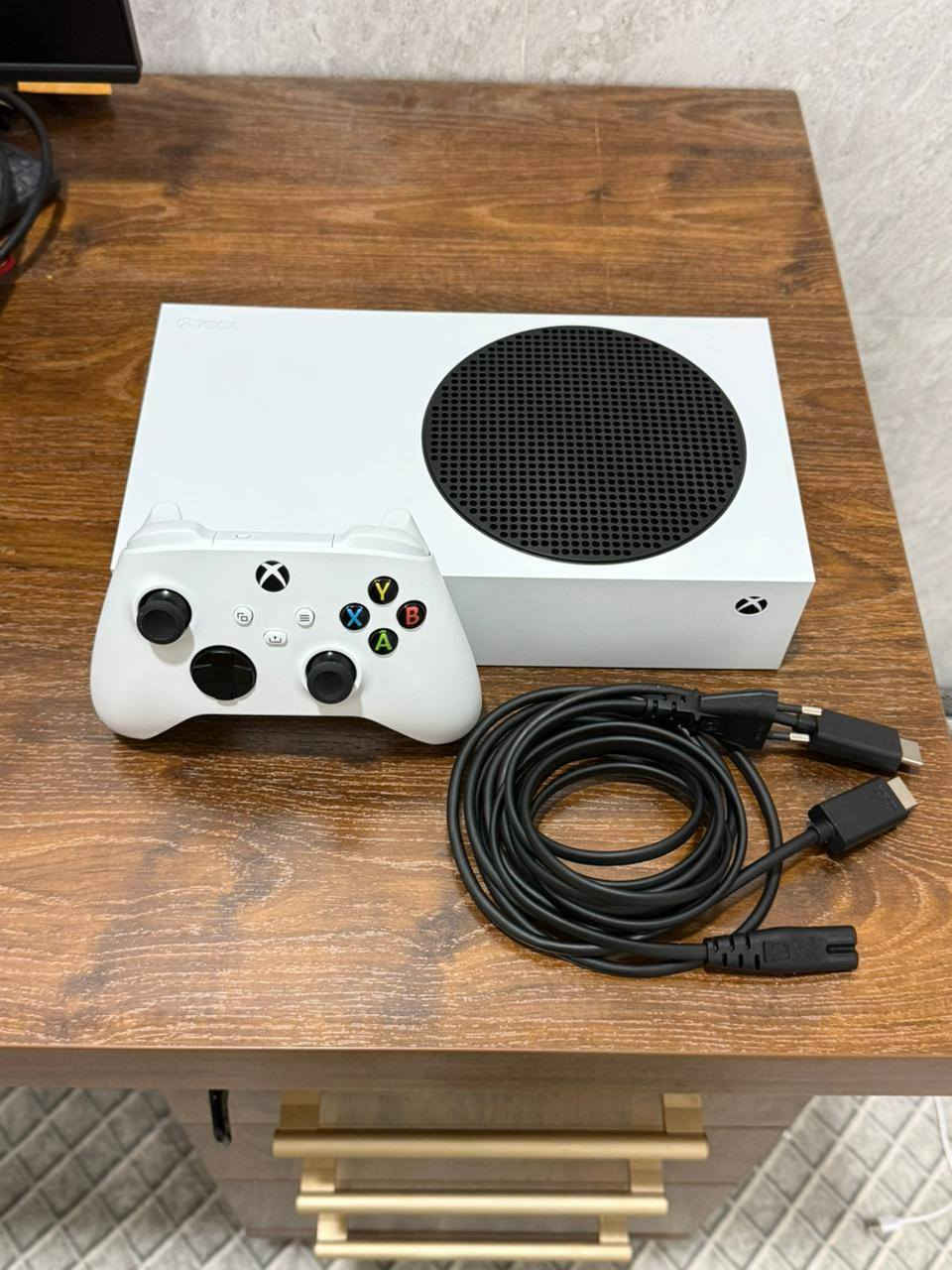 سيريس اس مستعمل 5 ايام فقط نظااافه فول نفس متشوفون كامل ملحقات للبيع مكان نجف
وهذا رقم صاحب الجهاز *********** 
توصيل لايوجد
