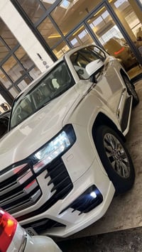 لاندكروز 2024 بريم لمتد اصلي ماشية 22 الف  فول1/1  كامرات 4  كراسي كهر...