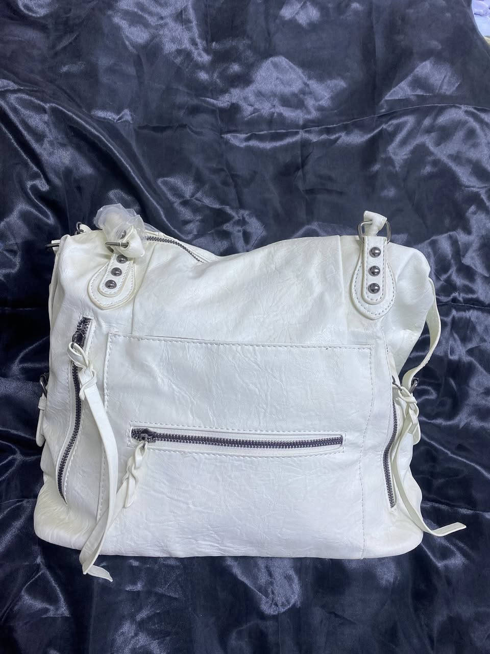 اللهم صل على محمد وآل محمد 
وجبة جنط ماركات روووووعة😍😍😍😍
العنوان /الإسكندرية شارع المعمل مجاور مصرف الرافدين


**إذا كنت صاحب هذا الإعلان وتريد حذفه لأي سبب، رجاءا أرسل رسالة إلى الدعم الفني**