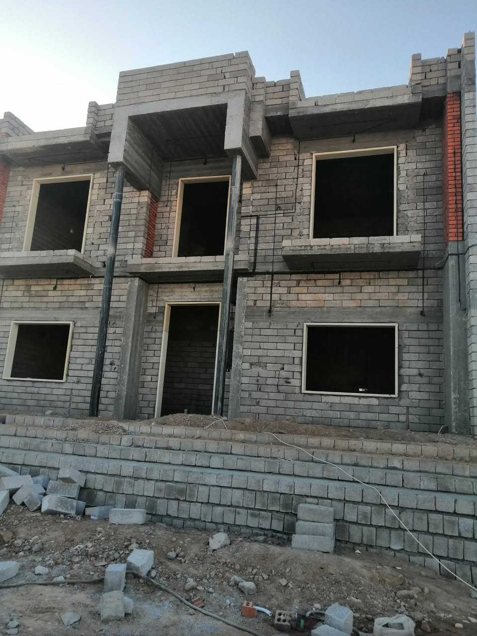 يوجد كادر حجر حلان بسعر مناسب شغل شرط هندسه من يرغب بل عمل يتصل عل خط و الخاص مفتوح ***********
