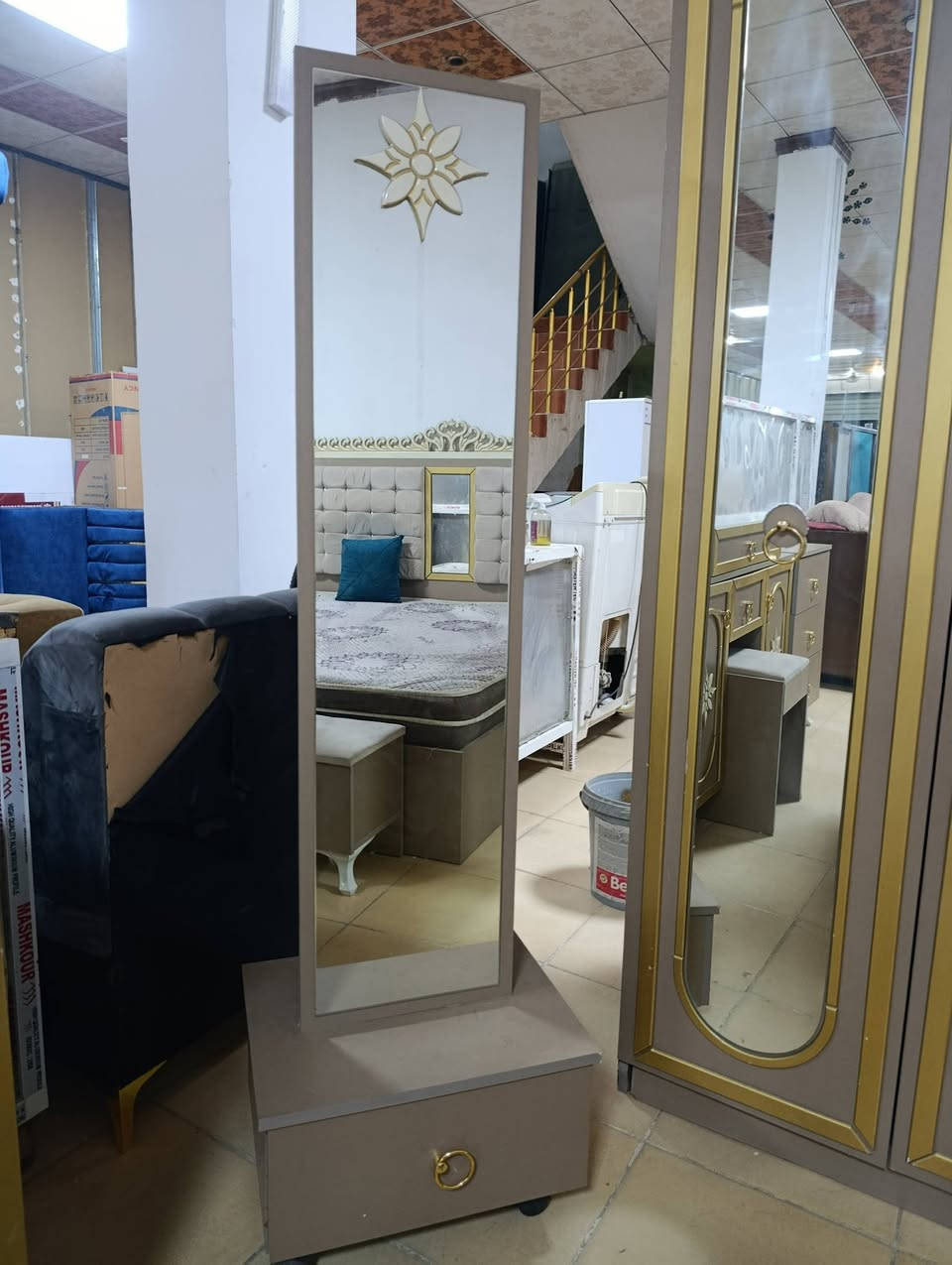 معرض أبو فواز للأثاث المنزلي
يتوفر لدى معرض ابو فواز للاثاث المنزلي الجديد والمستعمل 
غرف نوم تركي 9قطع 👌👌 استعمال قليل نظافة 90/100

العنوان تكريت شارع الزهور مقابيل كليه التربيه للبنات معرض ابو فواز للاثاث المنزلي الجديد 👉👉👌

للاستفسار. ***********
