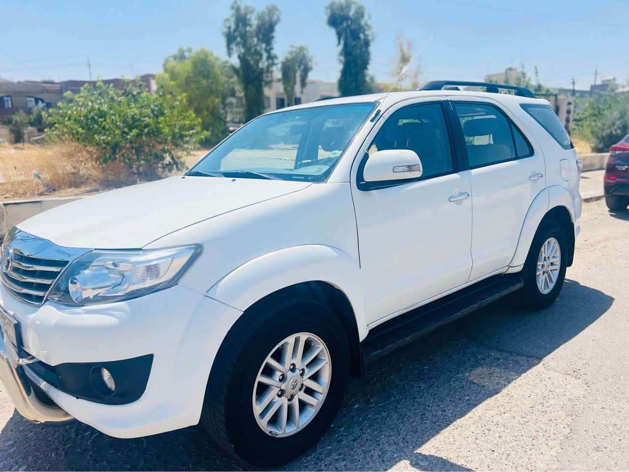 Fortuner SR5 2012
سنوی و هەزە و رەقمی نوێ یە 
مەکینەو گێڕی بەشەرتە 
دەبل اکسل 
کامیر و حساس بیلادی
ئاوێنە شەفت 
سێ پارچەی بۆیاغە تۆزێک ناوی گرتووە 
سیارەکی پاک و جاهزە 
چوار تایەی نوێ 
هیچ مسروفی نییە 
واتساب
*********** أربيل, العراق
