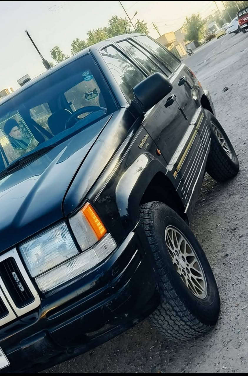 السلام عليكم جيب 94 للبيع بدون لاصبغ ولا معجون سياره جديده گير محرك حدادين تخم تاير تبريد كله جديد رقم انگليزي سعر 48 مكان شعب حي اور رقم ***********
