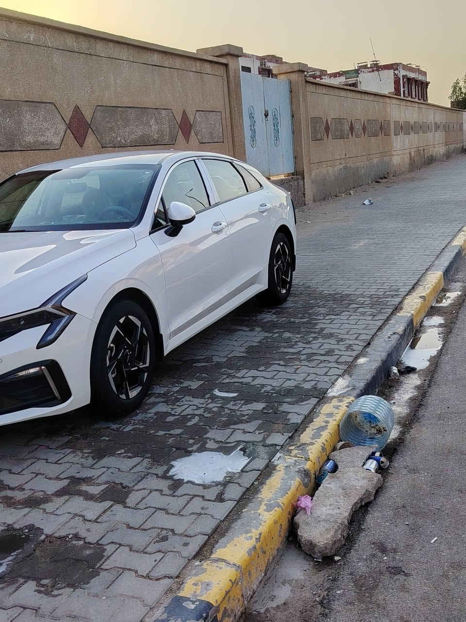 السلام عليكم
سيارة للبيع k5 خليجي موديل 2025 

فول مواصفات ما عدا الفتحه 

مكفولة كفاله عامه 

مكينه 2 ونص 

المكان البصرة 

للاستفسار 

***********
