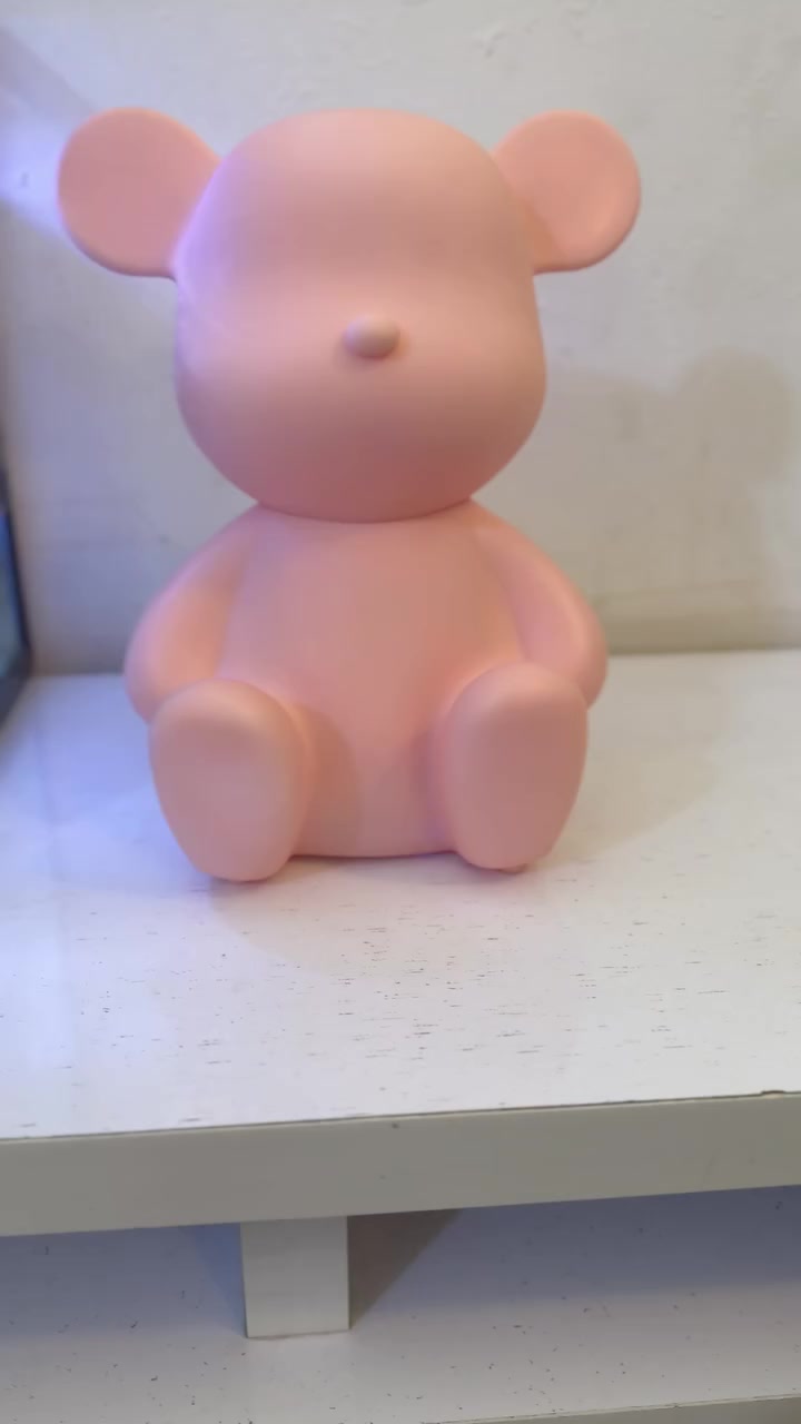 محتار في هدية مميزة ومختلفة؟ 🎁🧸
النص:
جبنالك سماعة البلوتوث "الدبدوب"  مكبر صوت بلوتوث وردي لطيف على شكل دب. يحتوي على مكبر صوت في الأسفل، ومنفذ USB، وفتحة لبطاقة SD، مما يتيح استخدامات متعددة. كما أنه يُعد قطعة ديكور مميزة في غرفة الأطفال.اللي بتجمع بين الشكل الكيوت والأداء القوي! مثالية للأطفال، المراهقين، أو حتى كديكور ينور مكتبك.
✅ صوت واضح جداً وباس قوي.
✅ سهلة الاقتران مع أي موبايل أو تابلت.
✅ خفيفة الوزن وتقدر تاخدها معاك في أي مكان.
✅ خيارك الأول لهدايا أعياد الميلاد والنجاح.
 السعر ٢٥ ألف 
الحجز ع الخاص 
متوفر توصيل


**إذا كنت صاحب هذا الإعلان وتريد حذفه لأي سبب، رجاءا أرسل رسالة إلى الدعم الفني**