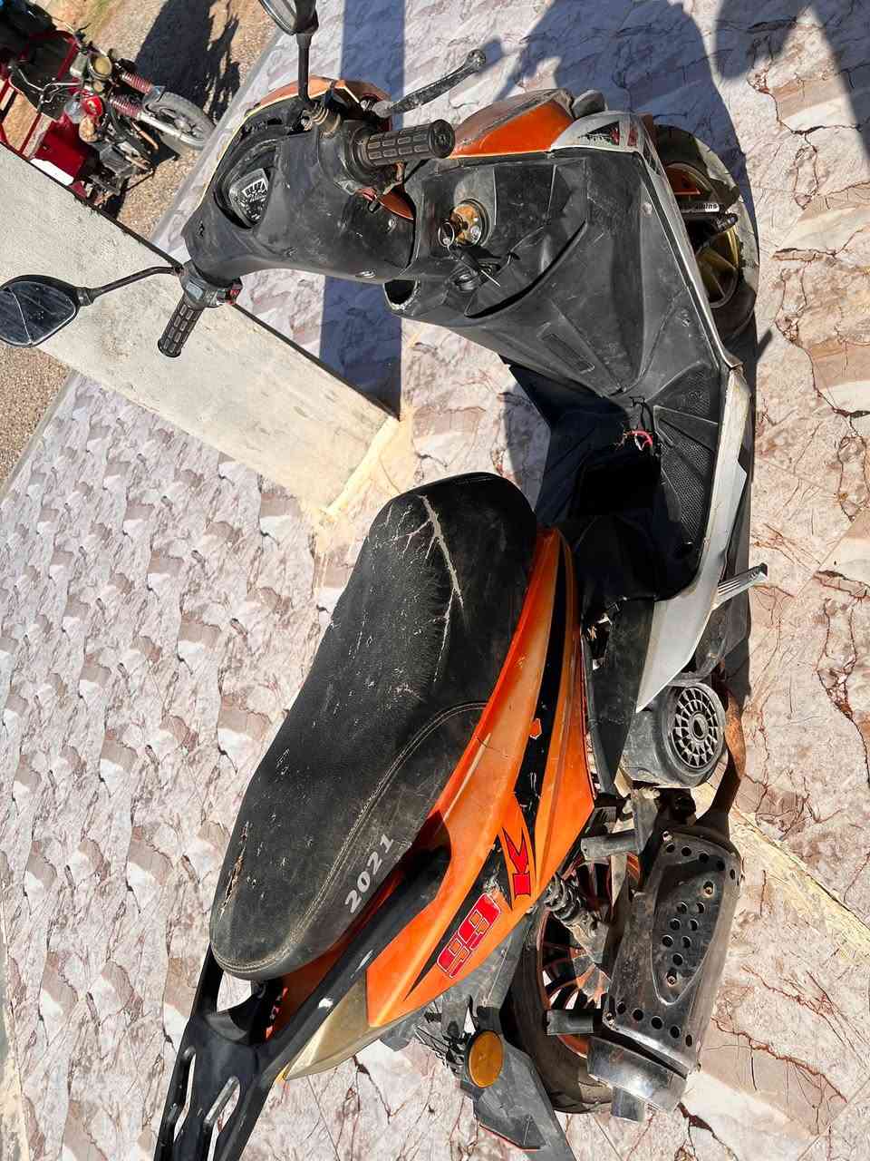 للبيع يعوزو كابريتة وباتري السعر ١٠٠قفل
***********
