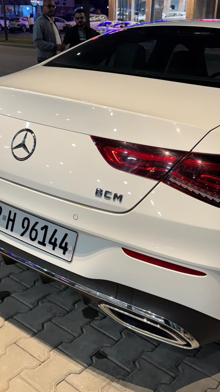 السلام عليكم
Mercedes cla 200 ( اسيتراد خليجي ) 
وكالة BCM  
موديل : 2023 
عداد المسافة : 20000 km 
فول مواصفات 
السيارة جديده بحالة الشركة بعدها تحت الضمان ( كفالة عامة ) 
السيارة باسمي تحويل ثاني يوم 
مكاني : بابل - حلة - حي الصحة 
السعر : 390 وبيها مجال للشراي
رقم التواصل : ***********
