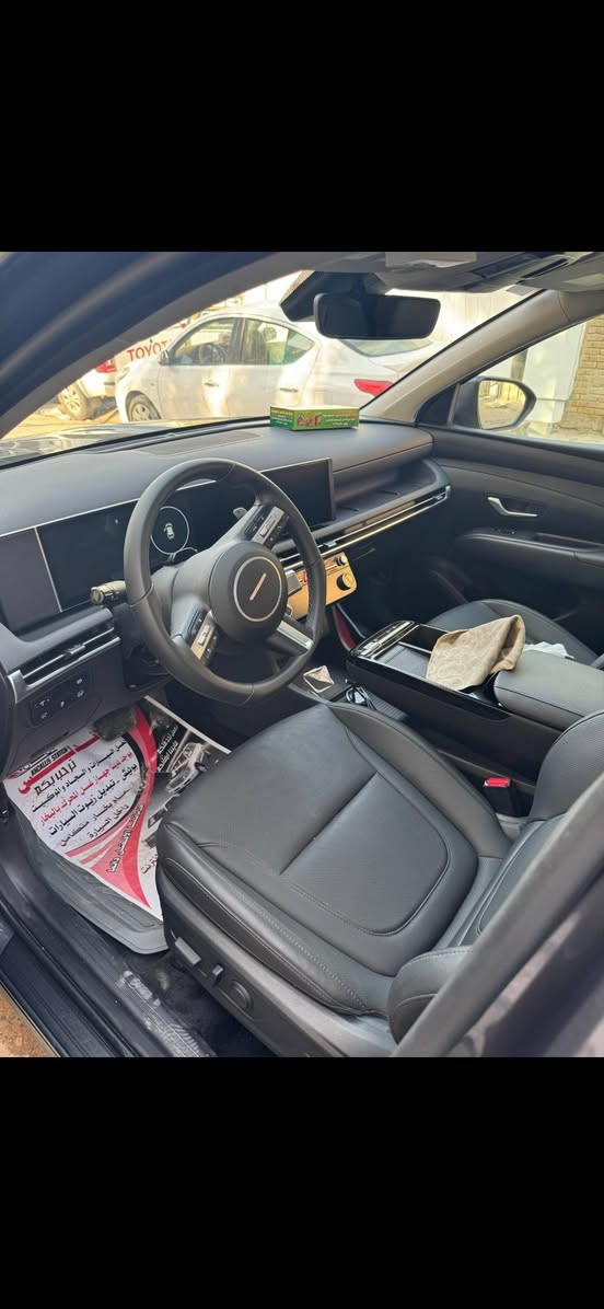 HYUNDAI TUCSON HYBRID 2025
📍السيارة موجودة في البصره للتواصل ***********

هيونداي توسان هايبرد 2025
المسافة المقطوعه 15000
اللون . رصاصي   
محرك. 1600cc هايبرد 
الموديل 2025

                  ======= الاضافات👇👇 ======

فتحه بانوراما  
شاشة كبيره نفكيشن 
بصمة تشغيل 
بصمة أبواب 
رادار امامي
 مانع تصادم
تحديد مسرب .
نقطة عمياء .
كاميرا خلفيه
كاميرا عداد 5 
كاميرا 360
كراسي جلد .
كراسي كهرباء عداد 2
طارة مدفية .
كراسي مدفية + مبرد 
مثبت سرعة
تحكم ستيرنج
نظام قيادة ذاتية 
تشغيل عن بعد سياره 
شاحن وايرلس
هاند بريك كهربائي
حساسات خلفيه + اماميه 
دفع رباعي 4X4 
باب خلفي كهرباء 
اضويه اماميه زنون LED
كشافات ضبابي LED 
اضويه خلفيه LED
نظام GPS+ خرائط 
ويل 19
3 انظمة قياده Sport /ECO / Normal
كندشن مركزي امامي + خلفي 
تحريك السياره عن طريق بصمه 
بلوتوث 
مدخل AUX + USB

🚗🚗حادث السيارة كما موضح في الصور 🚗🚗. 
*********** 
حادثه جدا خفيف  السعر 225
