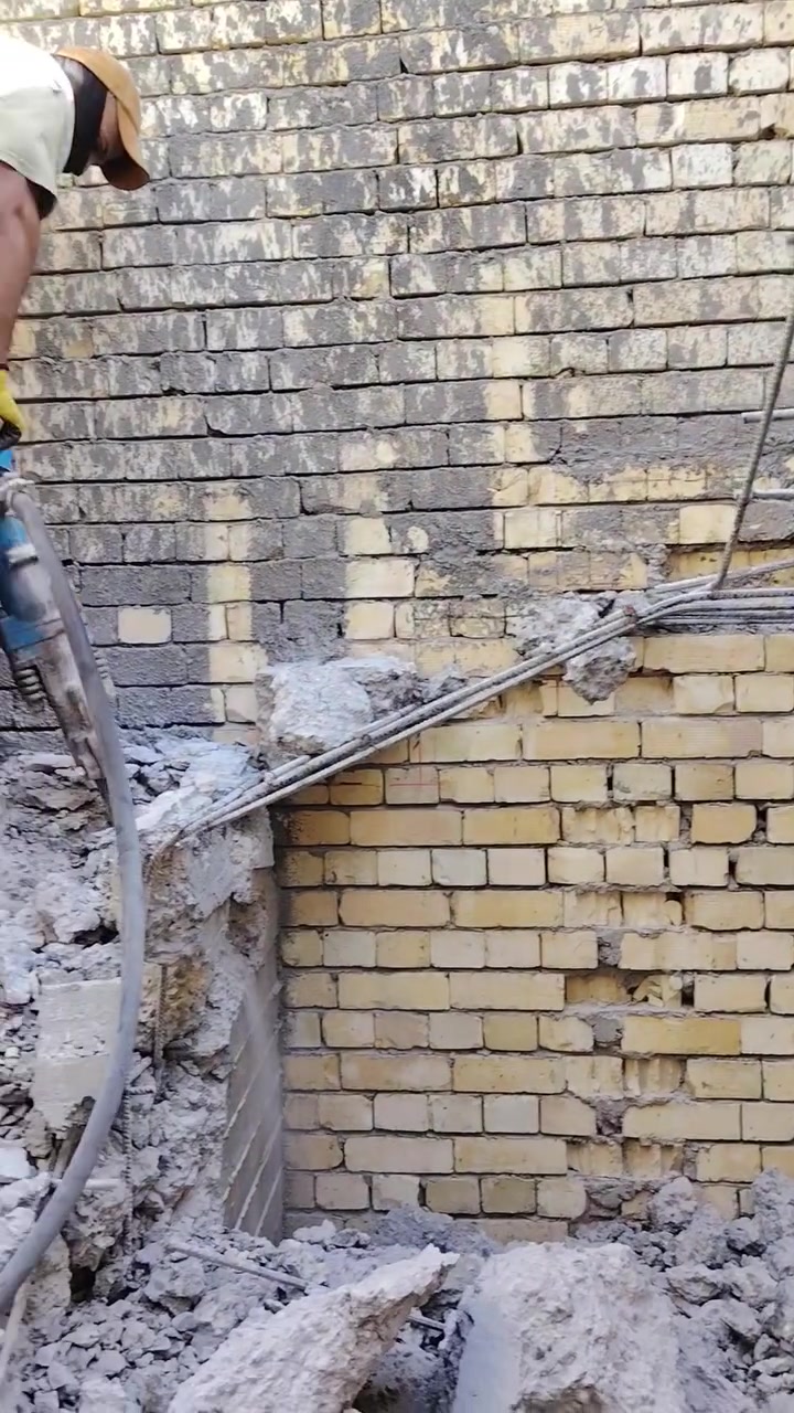 سلام عليكم كمبريسر تفليش جميع انواع الكونكريت التواصل على الرقم *********** ابو آدم
