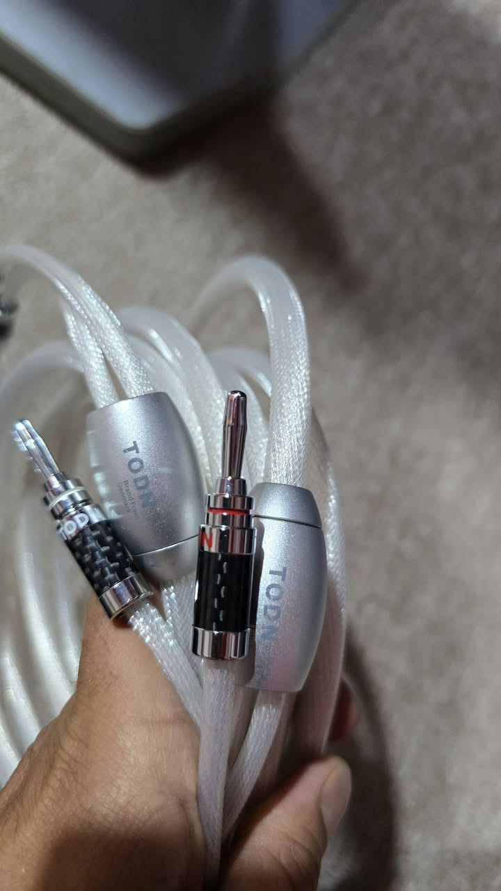 يُعد هذا المنتج كابل صوت HiFi من ماركة TODN الدنماركيه ، يتميز بطلاء فضي وموصلات مطلية بالروديوم.تم تصميم الكابل باستخدام مواد عالية الجودة مثل النحاس الخالي من الأكسجين (OCC) لتعزيز جودة نقل الصوت.تتميز الموصلات بهيكل من ألياف الكربون لزيادة المتانة وتقليل التداخل.


**إذا كنت صاحب هذا الإعلان وتريد حذفه لأي سبب، رجاءا أرسل رسالة إلى الدعم الفني**