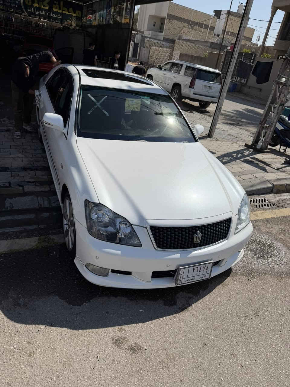 سلام عليكم 
للبيع او مراوس
لنوع تيوتا كراون شاهينه
سنه الصنع 2007
لون ابيض صدفي 
رقم انبار((مبايعات)) وكاله سنويه 2028 
ضرر سياره كص قماره
و جاملغ خلفي بل يابان فقط
مواصفات 
شاصي 84 لمرغوب 
1/بصمه رصاصيه
2/:3دكم اصل
3/فتحه سقف
4/تحويرته نجف فوك وجوه
5/دشبول امارات
6/مكينه جديده
7/كير جديد
8/تبريد ثلج
9/حداديه جديده
10/كهربائيات كله شغاله
11/تخم تاير جديد
12/ويل دنك اكروم جديد
سياره جاهزه وحله من صوره وترايه
مال زيرو تجي وشوفها
تفاصيل ☝🏽وموصفات ☝🏽كامله
السعر ول عنوان
السعر(103)وبيه مجال 
العنوان النجف/الكوفه
لاتصال***********
