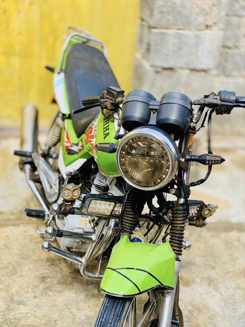 السلام عليكم
هيوشه 2017 الكشر محدث المحرك نشاط ونعومه فول باتري جديد دسكات جديده الكهربائيات كلها شغاله الماطور جاهز ما ناقصه شي السعر 450 وبي مجال  ***********
