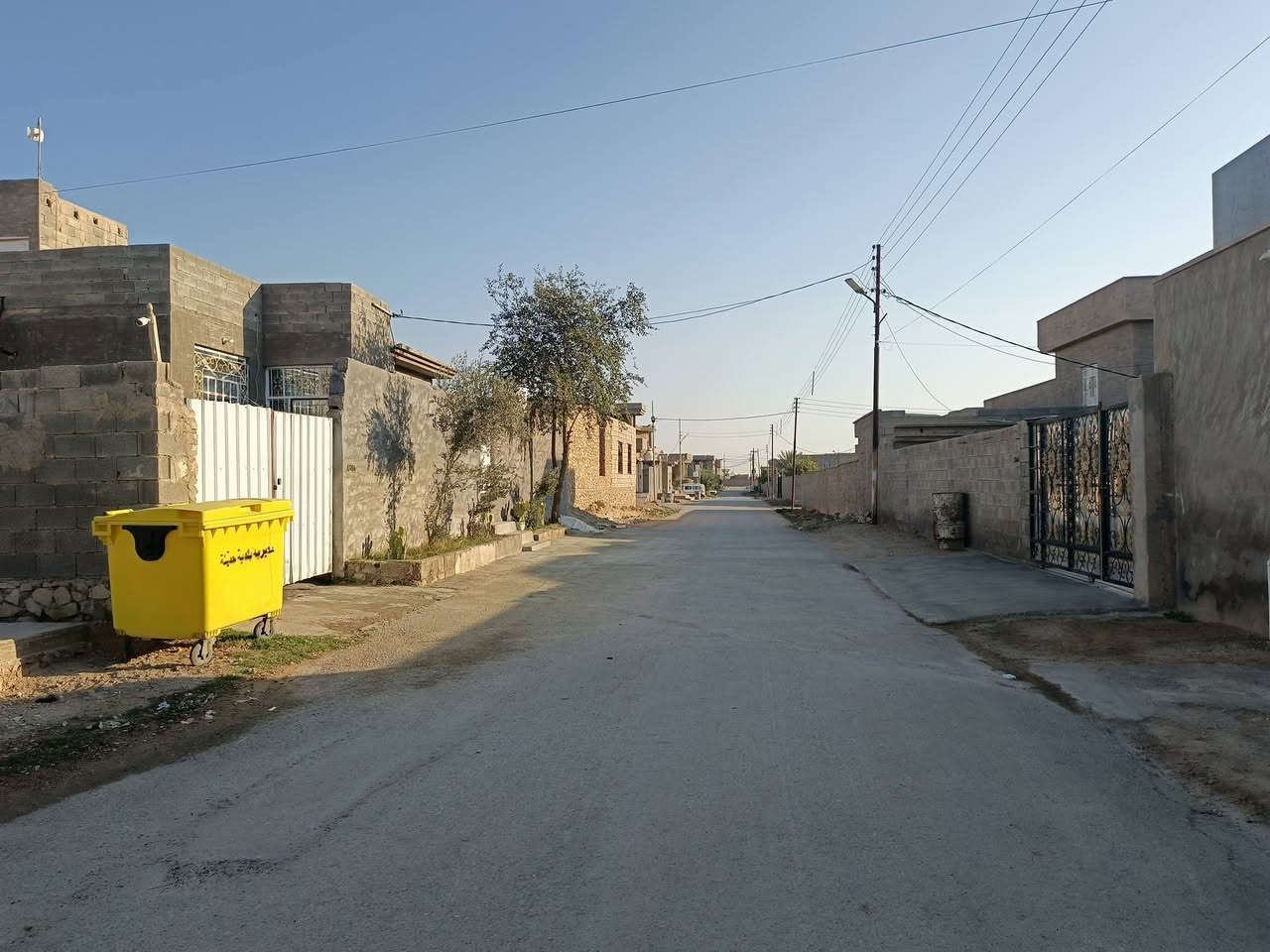 السلام عليكم قطعة أرض للبيع رقم مسجله بالبلديه مساحه ٥٣٠م واصل ماء وكهرباء وتبليط مكانها السبحاني قرب جامع الخطيب سعر ١٨ مليون وبي مجال الرقم ‏‪***********‬‏
