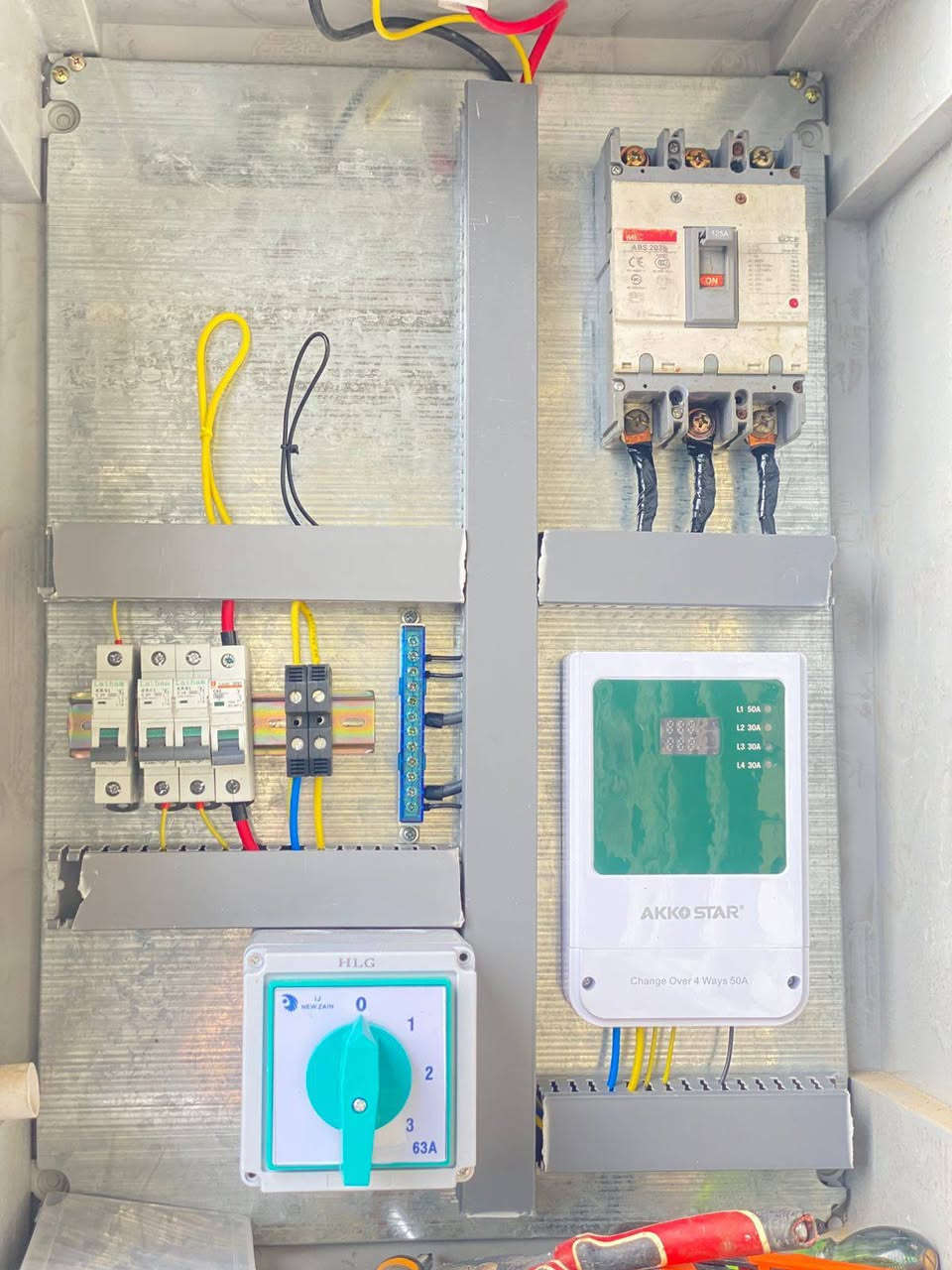 مليت من شكل البورد مالتك
تريد تسوي بورد مرسوم رسم وما تحك راسك وراه
كادر التميز حلك الوحيد 
كادر هندسي متكامل لجميع اعمال الكهرباء والماء والمجاري 
وتصميم بيتك برسم هندسي 
وبافضل عمل وافضل سعر 
وشرط السعر يناسب كل الفئات
كل الي عليك تتصل على ***********
