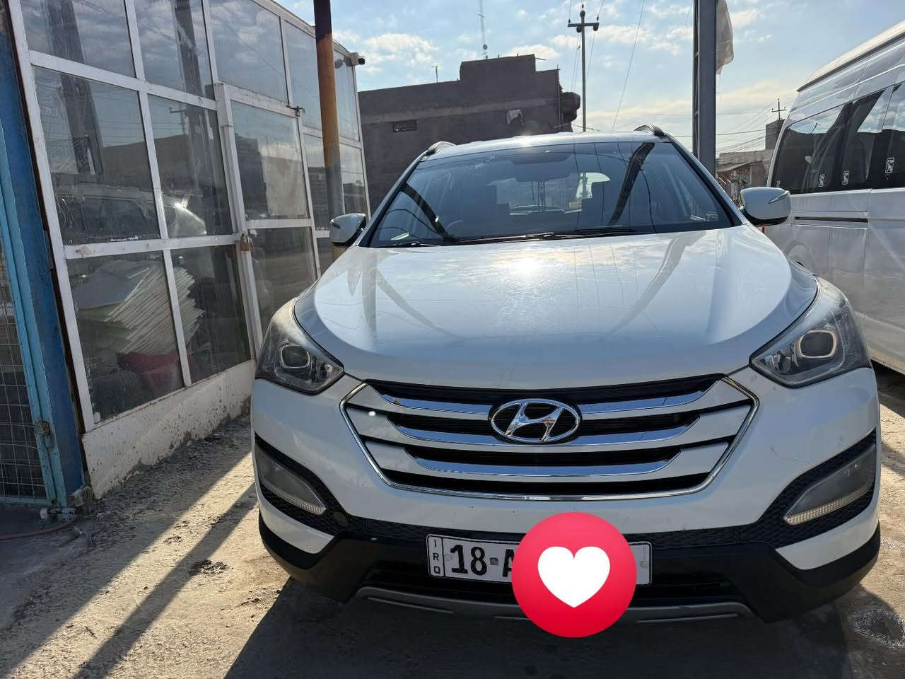 السلام عليكم سنتافي موديل 14 خليجي للبيع فقط رقم بابل بأسمي مداور ثاني يوم فور ويل السياره بيه جاملغ جهه السايق صبغ ونص باب السايق مثل ماموضح بالسونار مكينه 6  السياره 7 راكب 3 قطع تبريد حداديه جديده مكان السياره الحله للأتصال *********** اني مكلف بالنشر
