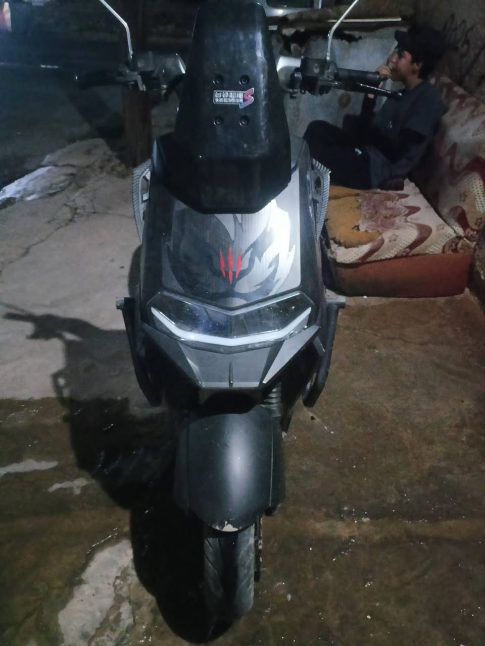 ماطور تايلج سبورت كاربون فايبر
 مستخدم 4. اشهر ضمان البطاريات 
عدد البطاريات 6
ملف 2000w
سرعه 81 حقيقي 75
الموطور نضيف بس يرادلو غسله مرتبه الصور ضالمتو 
السعر 1050 مليون و خمسين 
***********
***********
متوفر واتساب كورك فقط مكاني موصل قدس

.
الموطور مكفول شرط برغي مامفتوح

