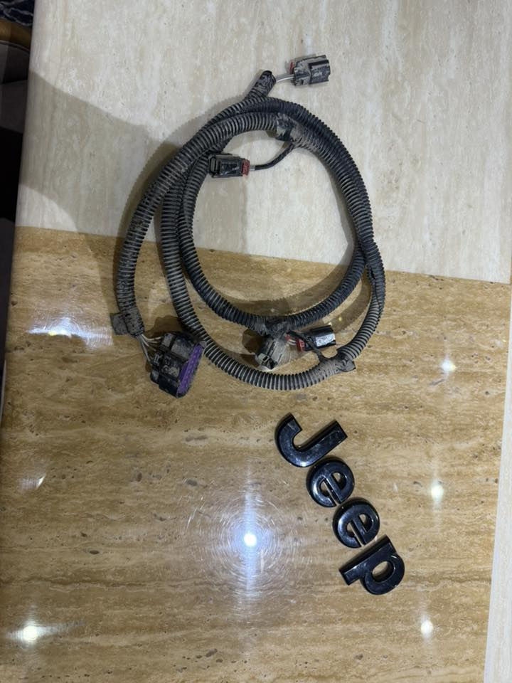 اغراض تفصيخ  جيب تفصيخ للبيع
مسطره صندوق جيب 
بك لايتات جيب
ضفيره حساس اصلي جيب
علامه صندوق جيب اسود
مرايات جيب  بلاك توب
للتواصل***********
