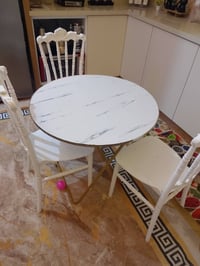 طاولة طعام • ٤ كراسي • نضيفة