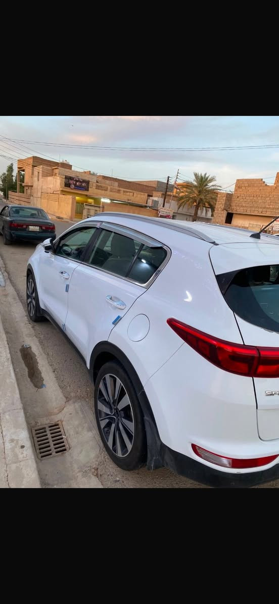 السلام عليكم
للبيع كيا سبورتچ ٢٠١٧ رقم بغداد شرط تحويل نص مواصفات محرك ٢٠٠٠ بيها قطعتين صبغ الچاملغات الخلفية فقط بدون دواخل والسونار موجود بدون دوانز كير ومحرك وصدر وكهربائيات كلها بشرط 
السعر ١٥٨ وبيها مجال
مكانها ديالى كنعان او المقدادية
***********
