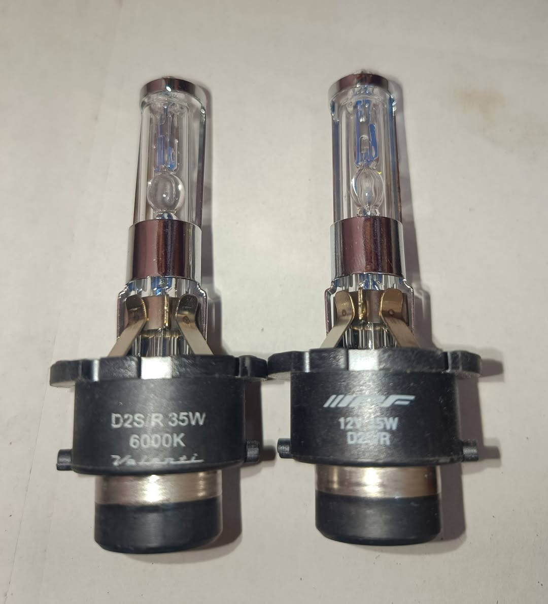 وفرنالكم زينون تفصيخ اصلي من ارقى الماركات العالمية زنون D2R و D2S الماني وياباني
سعر الزوج 40 الف والتوصيل 3 الف لجميع المحافظات 
للحجز خاص او واتساب *********** للعلم بس هاي الكمية توفرت
