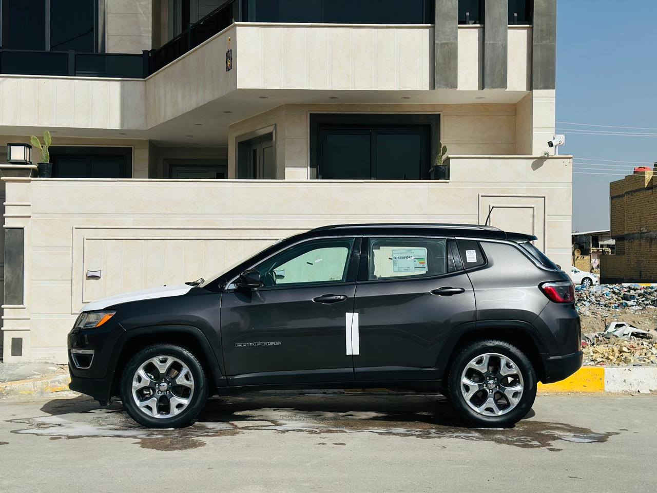 السلام عليكم
كومبارص موديل 2021 رقم بصره دولي بسمي سنويه لغايه 2030  
السياره وارد امريكي ضررها جاملق فقط بدون ضررداهلي والباقي كفاله عامه من الضربه والصبق والتبديل
السياره فول موصفات
بلاك توب فول 1/1
مكينه 2400
ماشيه 50الف
مكينه كير تبريد حداده على وضع الشريكه اي نقص مابيها وشرط احلا من صوره 
العنوان البصره
السعر 128
رقم ***********
رقم *********** البصرة, العراق
