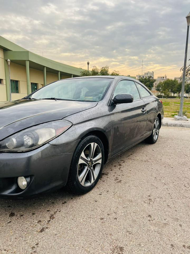 السلام عليكم تويوتا افلون سولارا  موديل ٢٠٠٧ رقم بغداد مميز سنويه لل٢٠٢٨مكينه كير صدر تبريد كله جديد سياره ستعمال شخصي فول واحد على واحد 
كشنات جلد 
تدفئه كشنات 
كشن سايق كهرباء 
تحكم ستيرا اربع جهات 
مثبت سرعه تبريد قطعتين 
شاشا كبيره كامره دواره 
وشاشا بالمرايه الاماميه وكامره تسجيل 
سياره تخبل جمبازيه 
تخم تاير ويل كب 
صاج عرفتها 
سلايت طكتين 
دبل كير اوتماتيك عادي 
دبل جهاز سويج تشغيل 
عالي ناصي زنون اذا مو الاصل الزنون ابو ٣٠٠ $عاتبني حتى بلاجكتور زنون 
سياره حلوه ومامتعوبه 
مرشوشه جماليه حادث جاملغ خلفي 
للبيع او مراوس شعندك نزل  مكاني بغداد وهذا رقمي *********** ابو الحسن
