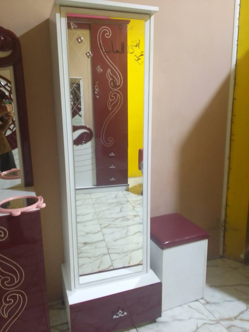 غرفه نوم تركي
للبيع السعر الاتصال على الرقم 
***********
