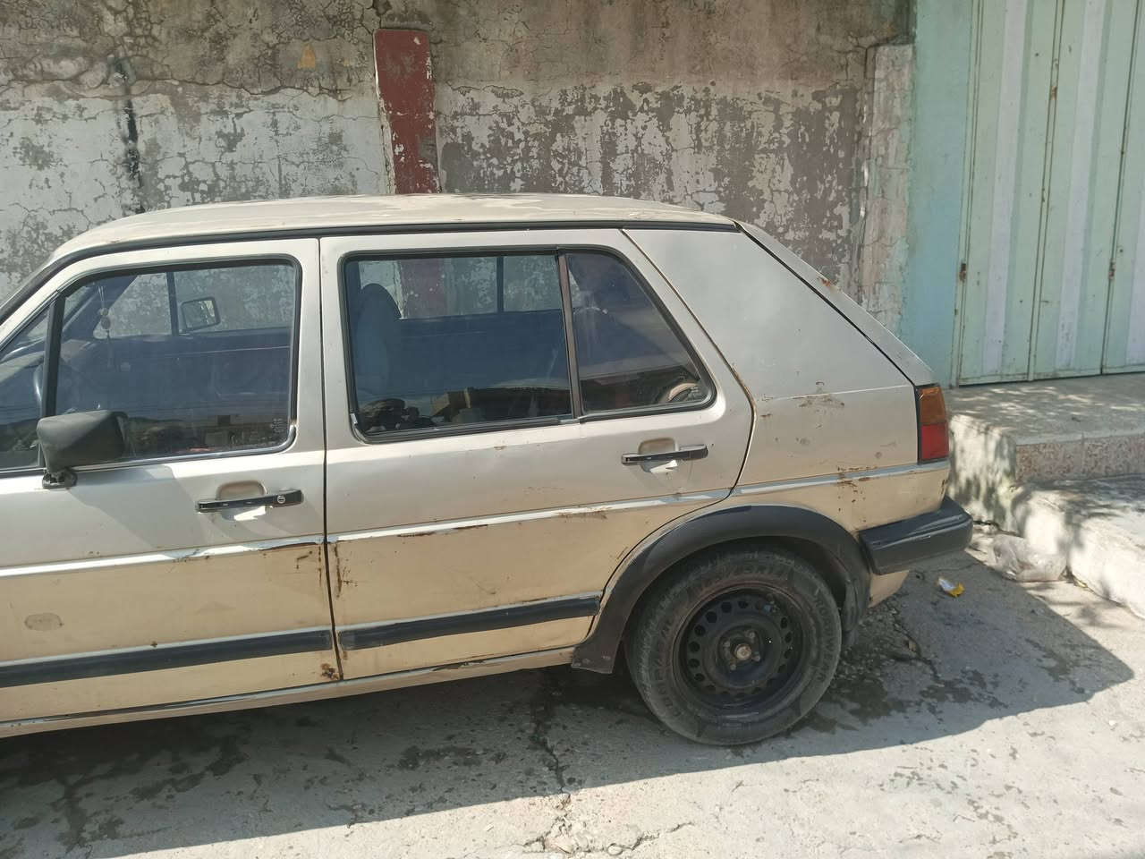 كولف 87 رقم اخضر تحويل مباشر السياره كدام العين سعرها 18$ الإتصال على *********** غير متواجد على الفيس
