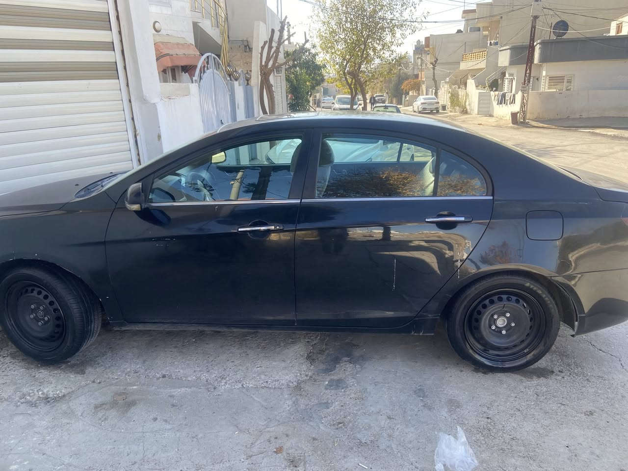 جیلی امییگراند ٧
مودیل ٢٠١٣
سە نەوkی دوو ساڵە بەسەرجووە بە شەرتی تحویل کردن 
غرامه ٥٤٠ هه زارى تيايه 
مه كينه ى تازه ته شفيت كراوه ٢٥٠ مه سره فى تيا نيه 
نرخى ٥٥ گه لا و مه عامه لا *********** فايبه ر و وه تس اپ
