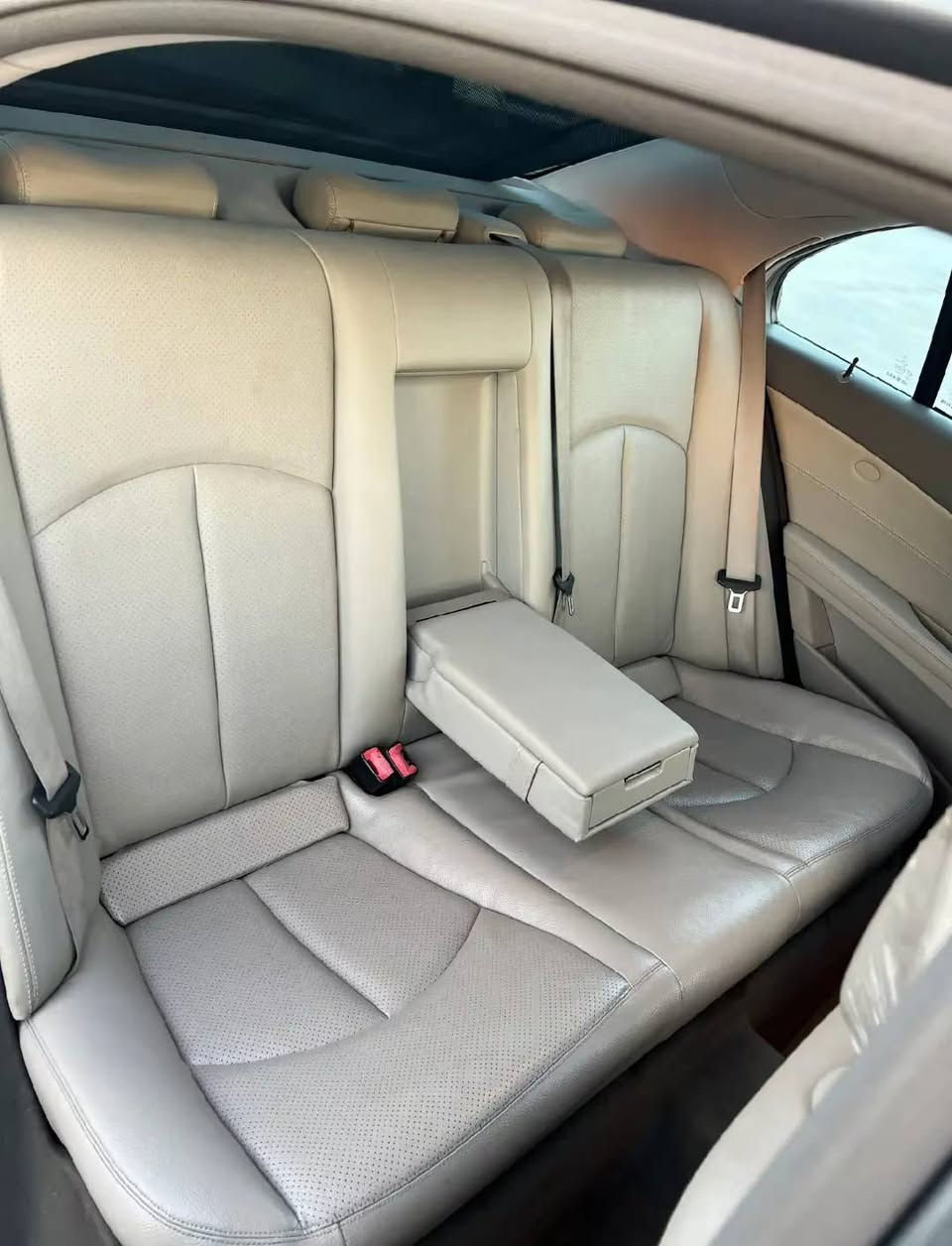 فول فول مواسەفات .. ساغ ساغ..  ***********.
***********
 گەورەترین حەجمی ٦ بستن و مەڕغوبترینە.
 
کوشن جلد .
کوشن کارەبا .
کوشن هیتەر .
کوشن میمۆری .
سەقف سڵاید .
مەسحی لایت .
پەردەی بیلاد کارەبا .
حاسەی فلچەی جام .
شەس سیدی .
کەللەی کوشنی دواوە کارەبایە .
تەبرید مەرکەزی .
چوار تایەی تازە .
هایدرۆلیکی گێڕ تازە گۆڕاوە .
سەیارەکە دووەم دەستە لە ئەمریکاوە .
سەیارەکە  هی ماڵە ساڵ زیاترە لای خۆمە. 
بۆ نرخ پەیوەندی بکە. 

***********.
*********** . 
ڤایبەرو واتیساپ
