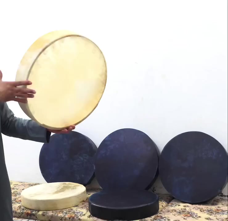 توجد لدينا وجبه من الدفوف الباكستانيه الاصليه شرط الضمان العنوان ديالى بعقوبه
سعر الشفاف الزوج 95 مفرد 50 
سعر الاسود الزوج 115  مفرد 60
للحجز واتساب فقط
***********
