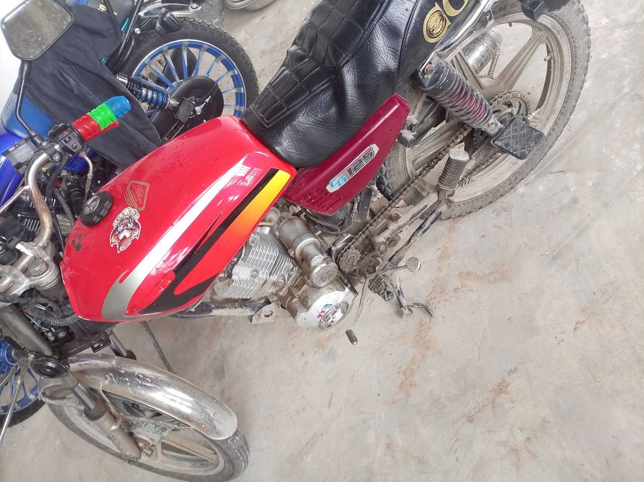 السلام عليك درجة سيفان محرك 150 شرط محرك ما مفتوح سعر 300 بي مجال مكان بيجي حي سكك
تصال على هاذه رقم***********
