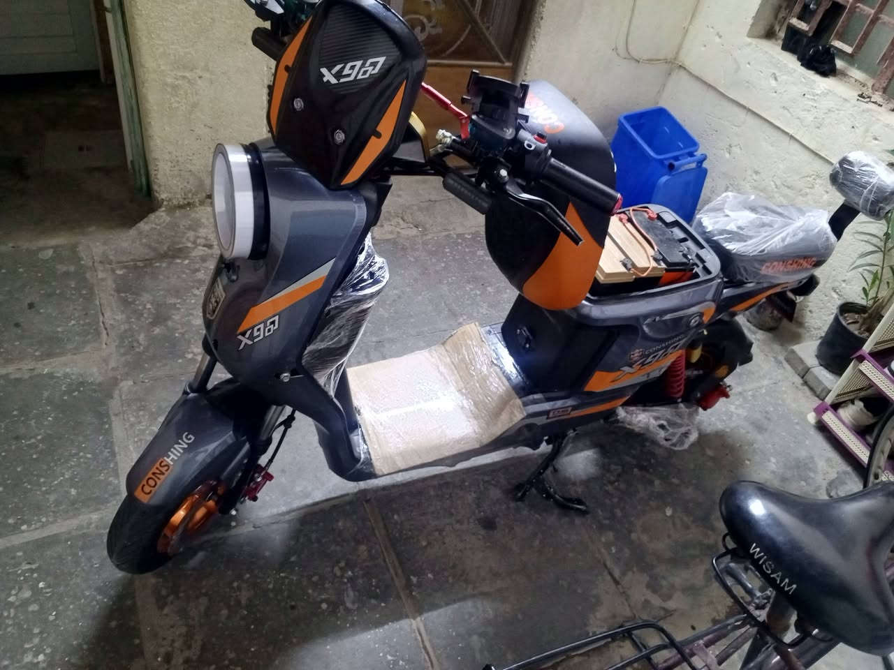 سلام عليكم 
دراجه شحن x900
6بطاريات 33انبير  سويجين دراجه نضيفه 
لمكان بصره _القبله 
سعر_510 وبيه مجال 
***********
