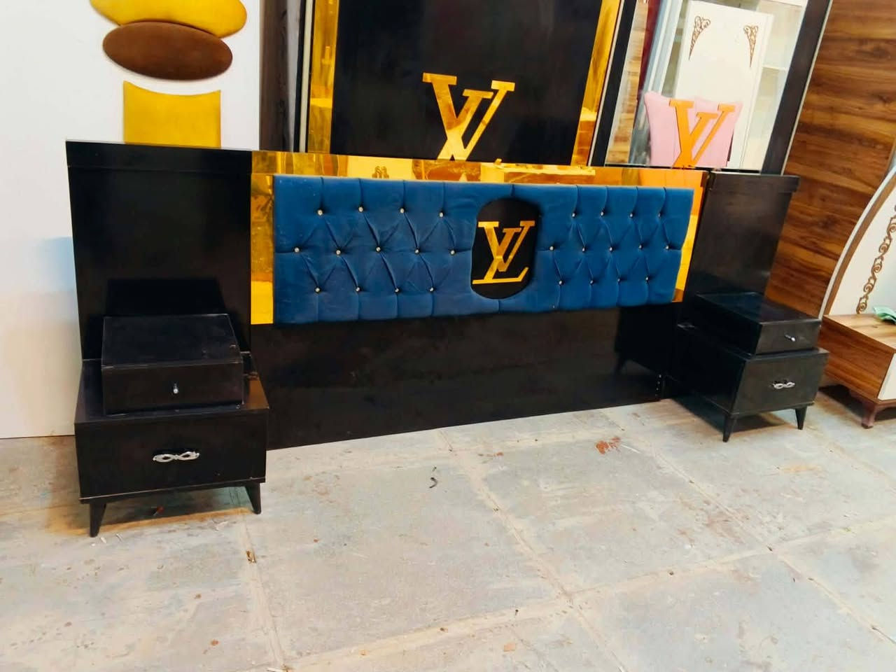 غرفة نوم 🇹🇷
 نضافة 90 ٪💯فول نضافه
عدد القطع / 6
نضام / سلايت💢
سعرها 375/400 قفل💸
شد ونقل داخل بغداد مجاني🚛
يوجود توصيل محافضات 🚛 سكرين للغرفه والحجز خاص @إشارة 🤷‍♀️


**إذا كنت صاحب هذا الإعلان وتريد حذفه لأي سبب، رجاءا أرسل رسالة إلى الدعم الفني**