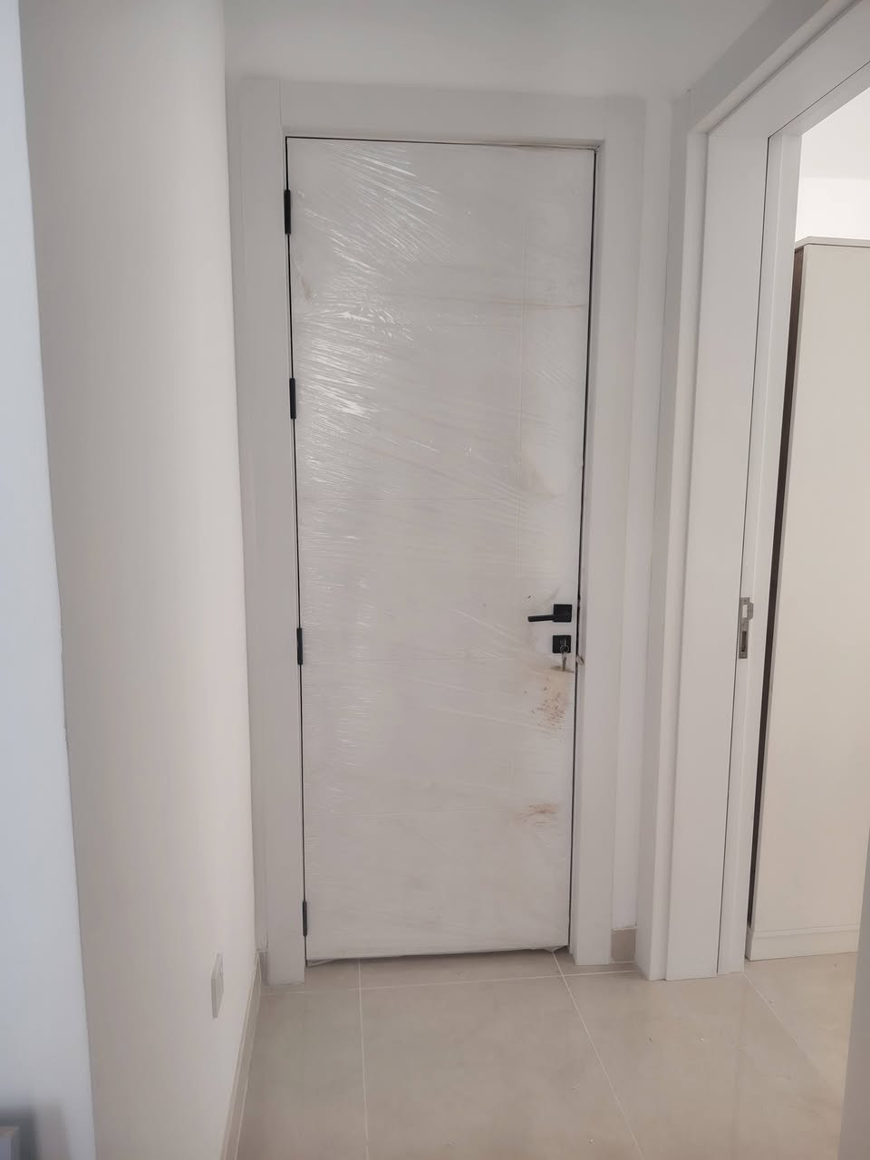 أبواب تركيه عدد ٣ لون ابيض كاملات هنه وجراجيبهم وتغليف الايدات الكيلون لتواصل واتساب ***********
ملاحظه الأبواب منشوره صورهم لمن مركبات
