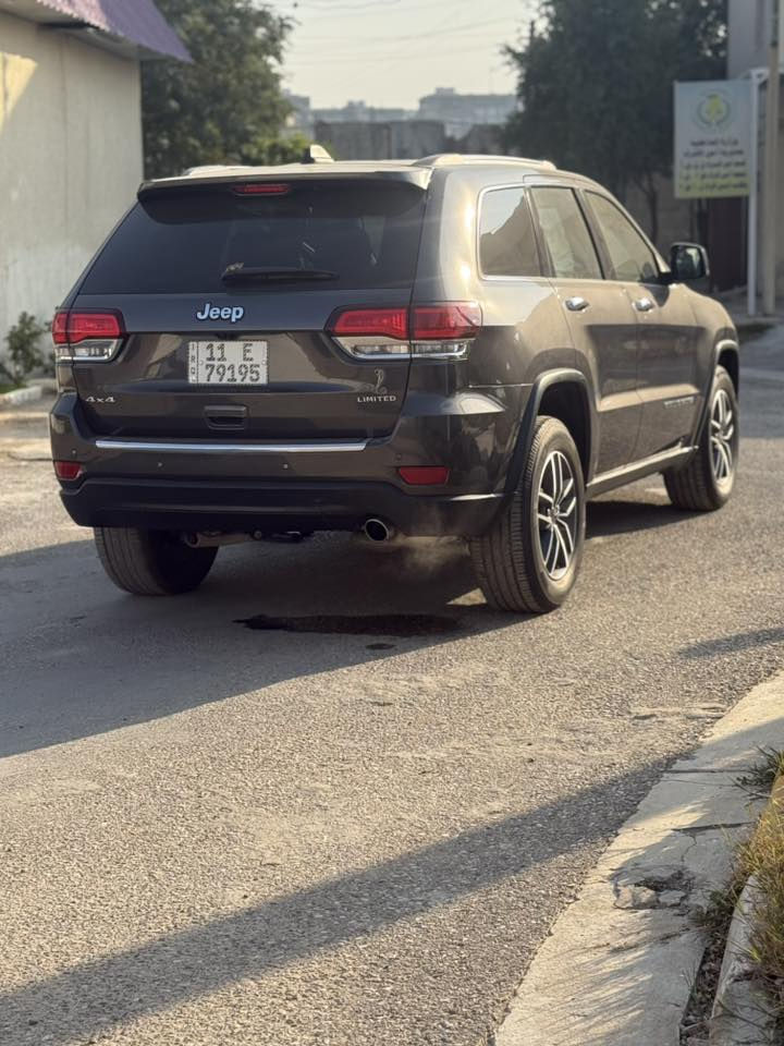 سلام عليكم جيب لمتد موديل 20 فور ويل
كشنات جلد والاماميات تدفئه وتبريد كشنات خزن ميموري ستيرن تدفئه وتبريد 
مري جانبيه نقطه عمياء ورادار وتدفئه 
اطفاء ذاتي
اوتو ستوب
صندوك كهرباء شفط
حساسات
وضعيات قياده متعدده
فتحه سلايت
ويل 18 اصلي
سياره خير من الله كلش كلش جديده ونضيفه وللعلم بالعراق ماشيه 11 بس كلش ناعمه ونشطه غرفتهه بالكارتون بدون زلغ والسياره محرك كير صدر كفاله عامه برغي ممفتوح بيهه وصور الحادث موجوده عالخاص بيهه فقط جامرلغ وبنيد بوووون لغد وشاصي فقط فقط بنيد وجامرلغ 
مكانهه حي الجهاد ***********
