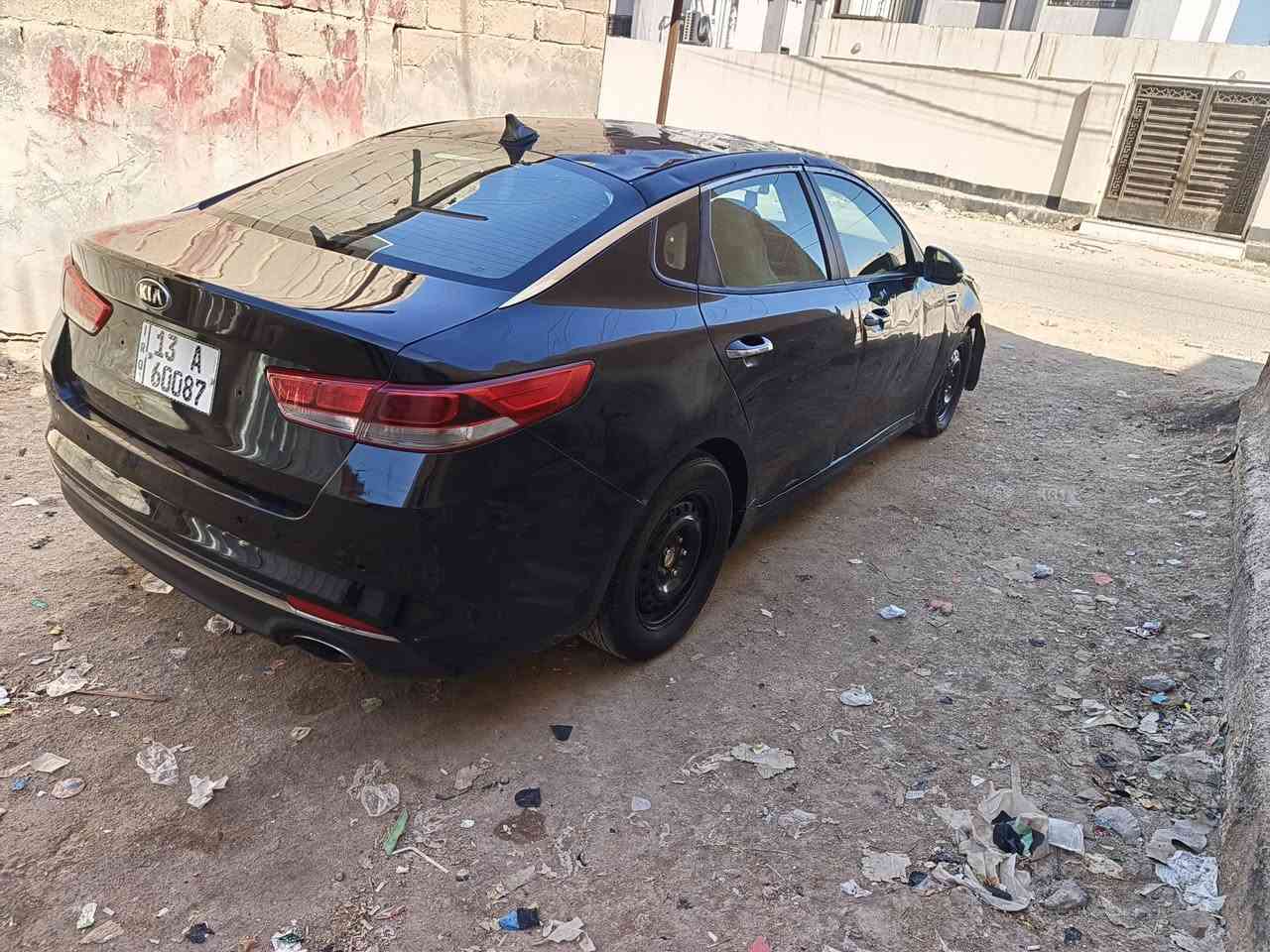 سياره اوتما موديل 16 قمارتها طاجات واقعه عليها سقيفه تبريد مكينه جاهزه السياره اصولياتها جاهزه والمدكر  الاماميات بيهن طاجات السعر 78 رقم الهاتف ***********

