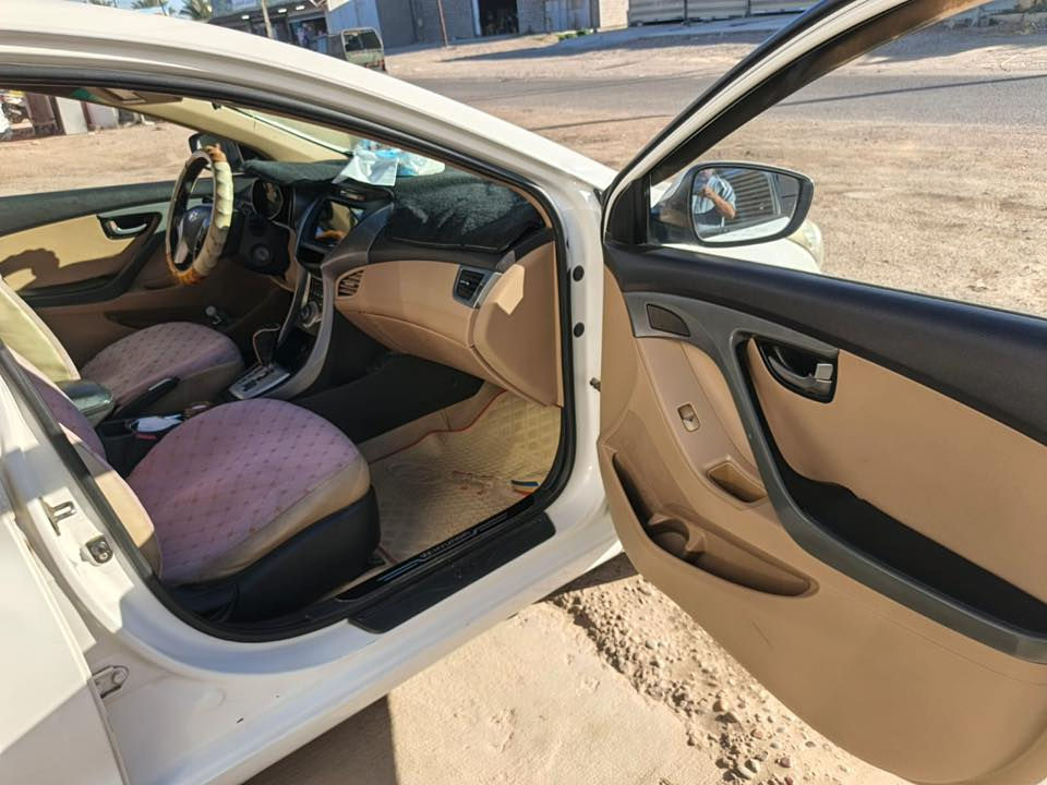 النتره خليجي ٢٠١٣ رقم اربيل الدولي بيها جاملغ يسره ربع باب السايق بدون دواخل سعر ١١٠فول مواصات. عد البصمه 
هاتف ***********
