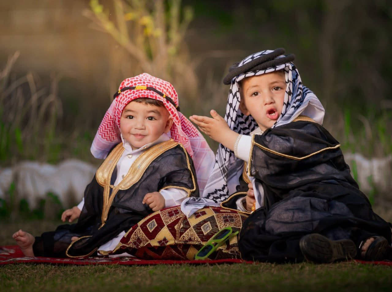 📸 ضحكة طفلك تسوى الدنيا.. وثّقها بأجمل لقطة! 🌲✨
أكيد تحب تشوف طفلك بأجمل إطلالة وتوثق صغره بصور تبقى ذكرى للعمر؟ عوف التعب والروحة والجية علينا، واحنا نهتم بكل التفاصيل!
🚙 خدمتنا من الباب للباب:
 نجيك لحد باب بيتك: نأخذك أنت وطفلك بسيارة مريحة.
 إلى أجمل الحدائق: نختار أحلى الأماكن الطبيعية والمساحات الخضراء لتصوير احترافي ومميز.
 نرجعك معزز مكرم: بعد ما نخلص الجلسة، نرجعكم لبيوتكم بكل سلامة.
💰 عرض خاص ولفترة محدودة!
كل هذا (التوصيل + جلسة التصوير الاحترافية) بسعر صدمة:
✨ 25 ألف دينار فقط! ✨
🌟 ليش تختارنا؟
 صبر وطولة بال: نحب الأطفال ونعرف شلون نطلع منهم أحلى ضحكة وعفوية.
 إضاءة طبيعية مميزة: تصوير الحدائق ينطي حيوية وألوان تجنن للصور.
 راحة تامة: ماراح تشيل هم الطريق ولا الازدحامات.
📩 الحجز مسبق والأماكن محدودة!
راسلنا الآن على الخاص (الدايركت) أو اتصل بنا على الرقم: ⁠*********** ]⁠ واحجز يوم مميز لطفلك.
واتساب

