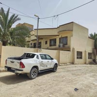بيت ركن 400 متر 200متر بناء صافي طابقين  مظيف كبير  خمسة غرف نوم حماما...