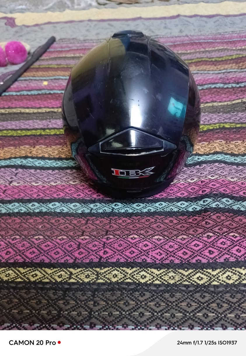 صندوك وخوذة ب30الف ثنينهن عنواني بغداد سبع قصور ***********
