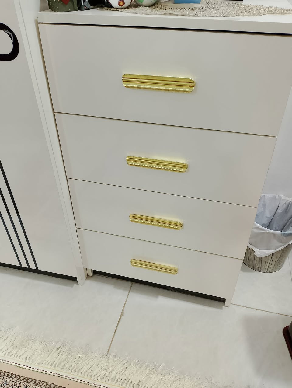 السلام عليكم عندي غرفة نوم تركي مستعمل قليل اخت الجديدة العنوان بغداد رقم التلفون *********** 
السعر مليون و100وبيهة مجال
