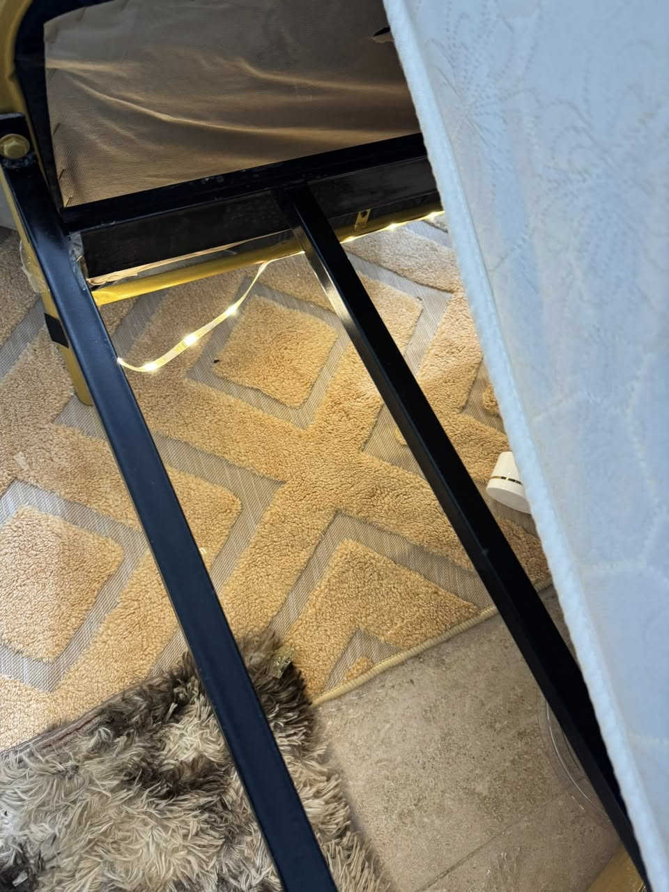 جرباية للبيع ب 150 الف حديد اصلي  حجمهه 180 عرض وطول 180
مكاني بغداد

+964 783 024 8704
