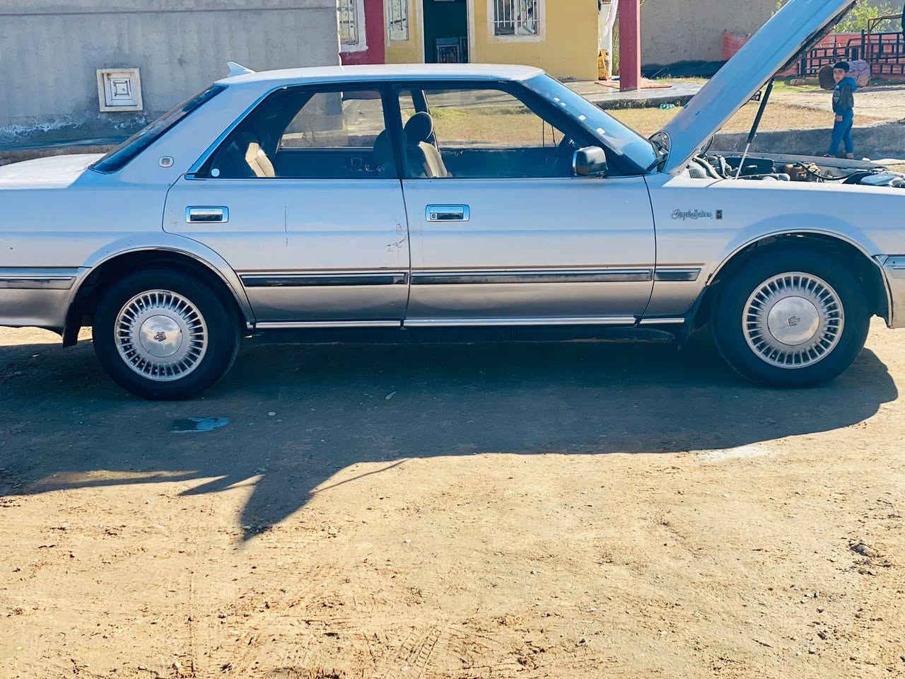 السلا عليكم هارتوب للبيع او مراوس حسب القناعه سياره فحص ديالى شرط التحويل كير محرك شرط تايرات طخم جدد قطره صبغ مابيها كهربائيات كلها شغاله لاضربه ولا صبغ السيارة نقصها صدر فقط السعر 26 وبيها مجال الاستفسار الاتصال على الرقم ***********
